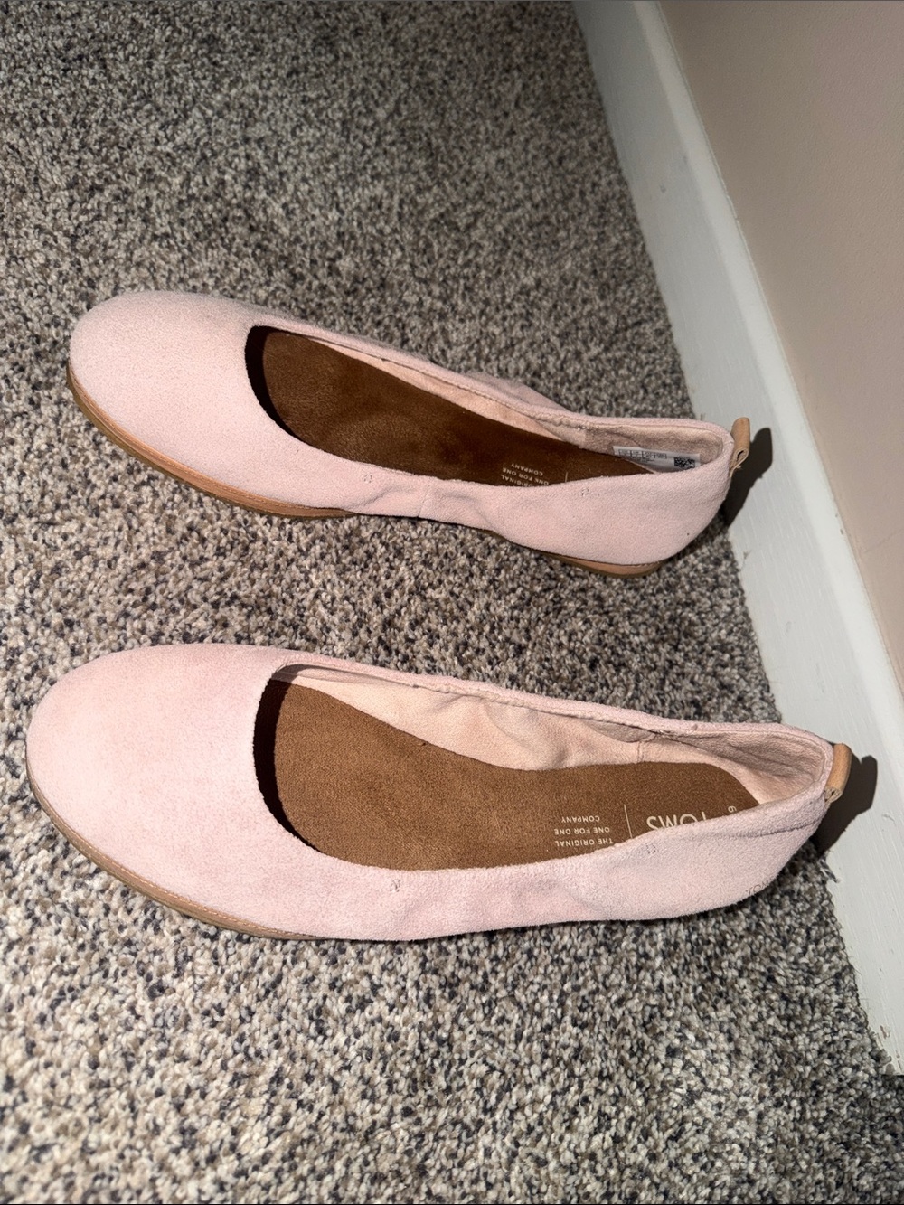 TOMS Blush Pink Suede Ballet Flats - Picture 4 of 4